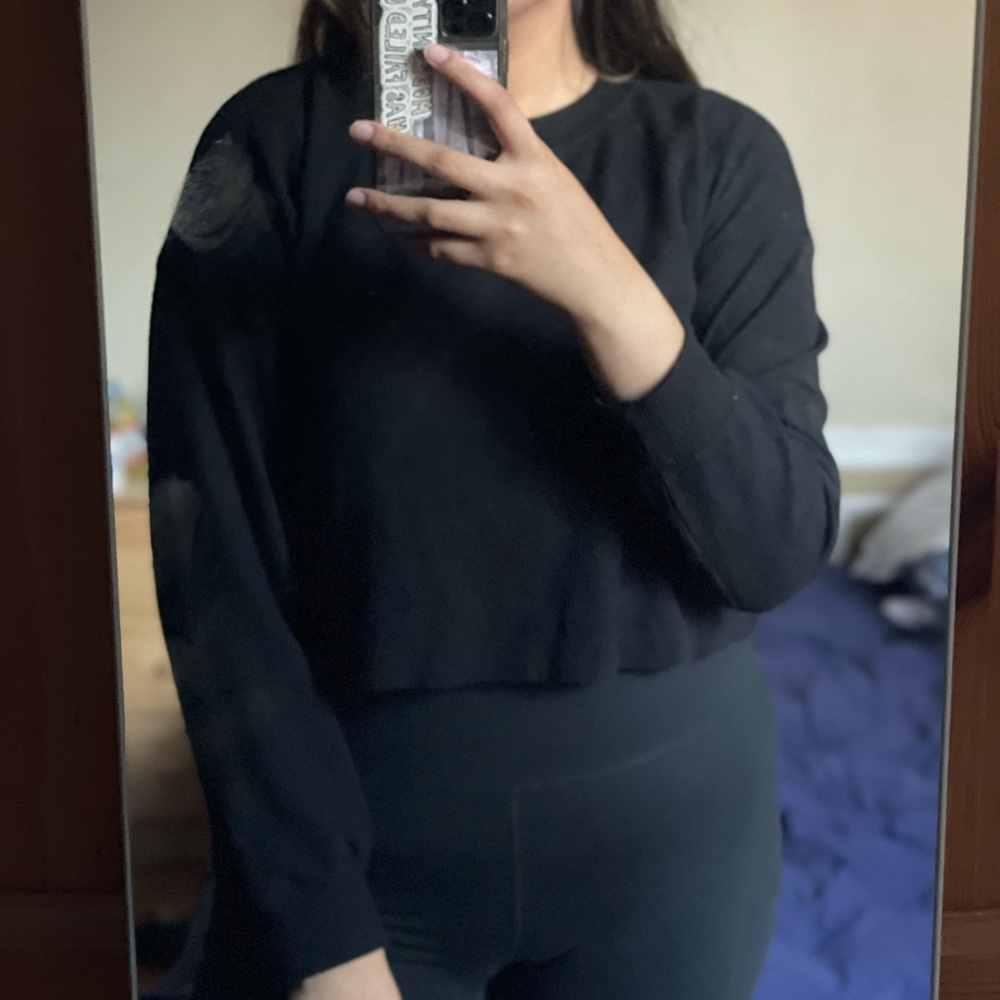 Cropped black thin sweater size M/L
